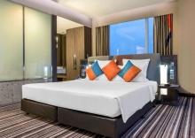 Двухместный люкс Premier в Novotel Bangkok IMPACT