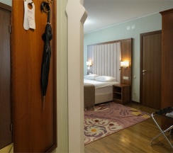 Стандарт улучшенный DBL Бизнес в Пионер люкс