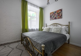 Апартаменты Letyourflat (Лэтюфлэт) на переулке Большой Златоустинский в Москве