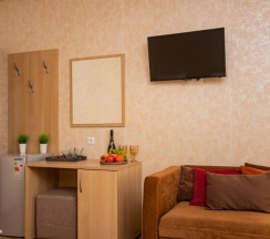 Стандарт 4-местный с двуспальной и односпальной кроватями и балконом в Джульетта