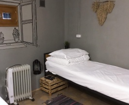 Номер эконом с 1 односпальной кроватью (без окна) в Lv.hostel