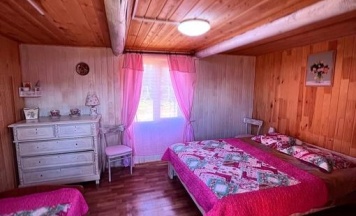 Номер стандарт с 1 односпальной и 1 двуспальной кроватью в Усадьба Копылова