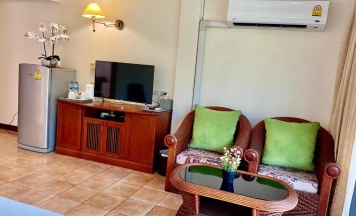 Двухместный номер Superior с видом на море двуспальная кровать в Surin Bay Inn