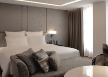 Номер Deluxe в HOMM Sukhumvit34 Bangkok by Banyan Tree Group