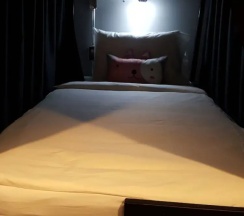 Кровать в общем номере (женский номер) в The Bed Hostel at Patong