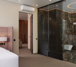 Представительский люкс в AurA City Hotel