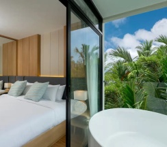 Семейный люкс Outdoor Bathtub в Wyndham Garden Naithon Phuket