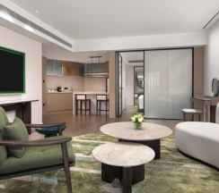 Четырёхместный люкс с 2 комнатами в Holiday Inn Resort Sanya Bay by IHG