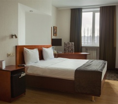 Стандарт с большой кроватью king size в Бенефит Плаза