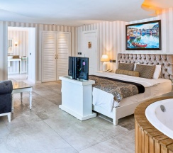 Двухместный люкс Deluxe двуспальная кровать в Salonika Suites