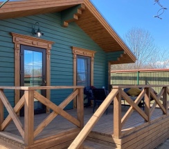 Коттедж с террасой в Yellow Stars Inn