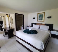 Номер Deluxe рядом с пляжем в On The Hill Karon Resort