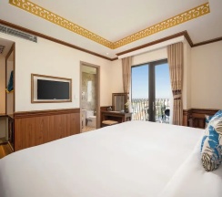 Четырёхместный номер Premium с балконом и с видом на реку в Soluna D'Annam - The Art of Hoi An Relaxation