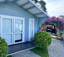 Двухместный семейный Домик с террасой двуспальная кровать в Летняя сказка