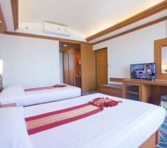 Номер Executive с балконом и с видом на море в Asia Cha Am Hotel