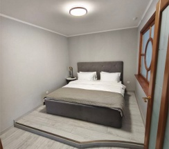 «Люкс» трехкомнатный в Паллада