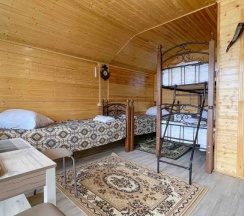 Четырёхместный коттедж в  Изумруд