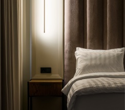 Люкс с балконом в The Rison Hotel