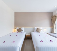Двухместный номер Deluxe с балконом 2 отдельные кровати в La Vista Patong Hotel