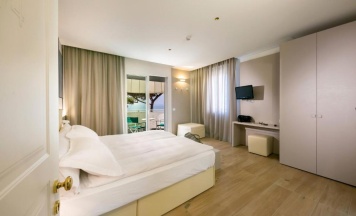 Трёхместный номер Deluxe с видом на море в Hotel Le Lampare