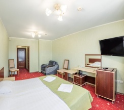 ПОЛУЛЮКС в Red hotel