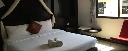 Двухместный номер Superior двуспальная кровать в The Bird Cage Patong Guesthouse