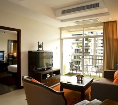 Трёхместный люкс Grand в Grand Asoke Suites Boutique Residence