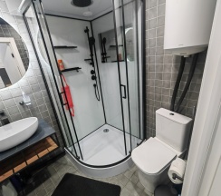 Домик с панорамными окнами и видом на горы.  в Алтай Лэнд