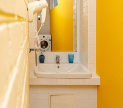 2 комнатный люкс с кухней в Venezia