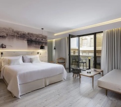 Номер Executive с балконом в Ibis Styles Heraklion Central