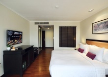 Семейный люкс с 2 комнатами в Bandara Silom Suites