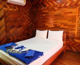 Двухместное бунгало двуспальная кровать в Phi Phi Sand Sea View Resort