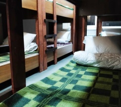 Кровать в общем номере (мужской номер) в Вавилон