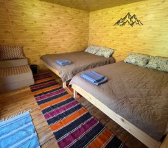 Четырёхместный номер Стандартный с видом на горы в Чинолык