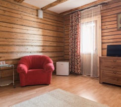 Двухместный полулюкс с балконом и с красивым видом из окна двуспальная кровать в Стромынка