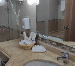 Полулюкс с балконом и с видом на бассейн в Royal Lagoons Resort & Aqua Park Families and Couples ONLY