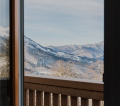 2-х местный в блоке с балконом и видом на горы в Ays Design Hotel