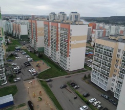 Апартаменты c 1 комнатой с балконом и с красивым видом из окна в Квартира Две Подушки 2+2 на 2-й Заречной, 11