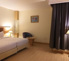 Двухместный номер Deluxe 2 отдельные кровати в OYO 666 D' Grande Hotel Batam