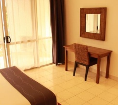 Апартаменты c 1 комнатой с балконом в The Melanesian Port Vila Hotel