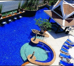 Двухместный номер Deluxe с видом на бассейн двуспальная кровать в Kata Poolside Resort