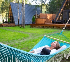 A-Frame № 1 (оснащение дома, стоимость купели и бани см. Подробнее) в Les holidays