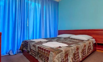 Двухместный номер Эконом с балконом двуспальная кровать в Курорт Пицунда