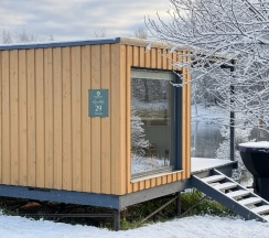 River lodge с горячей купелью в Бухлово парк