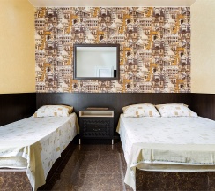 Трехместный номер с собственной ванной комнатой без окна в Guest house city center