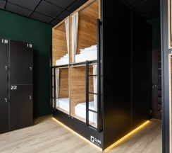 Общий 6-местный номер Smart room в Caps hotel