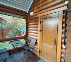 Четырехместная студия (двуспальная и 2 односпальные кровати) в Лесной