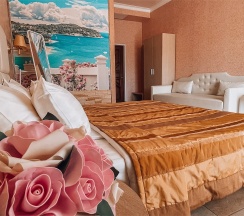 Первая категория (с балконом, вид на озеро) в Вилла Вальмонт