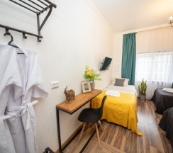 Трехместный улучшенный номер. в AM Hotels