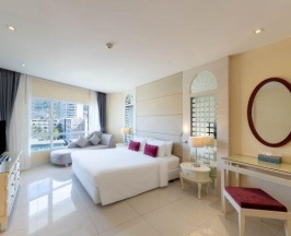 Двухместный семейный люкс двуспальная кровать в Andaman Embrace Patong